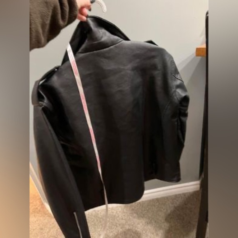 Leather jacket - Picture 2 of 2